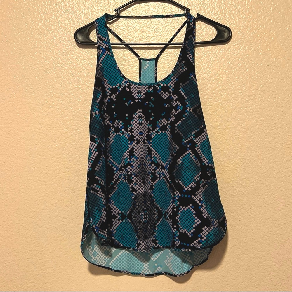 LuluLemon Women's Blue and Black Tank top women size 6